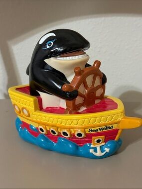 Rare Sea World Shamu Piggy Bank